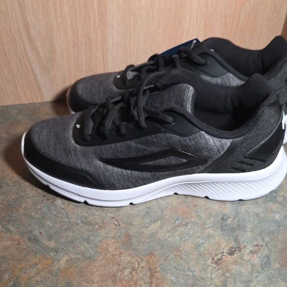 Fila Women's Black and Gray Athletic Shoes - Picture 4 of 8